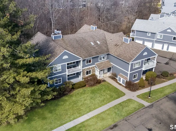 208 Windgate Circle #D, Monroe, CT 06468