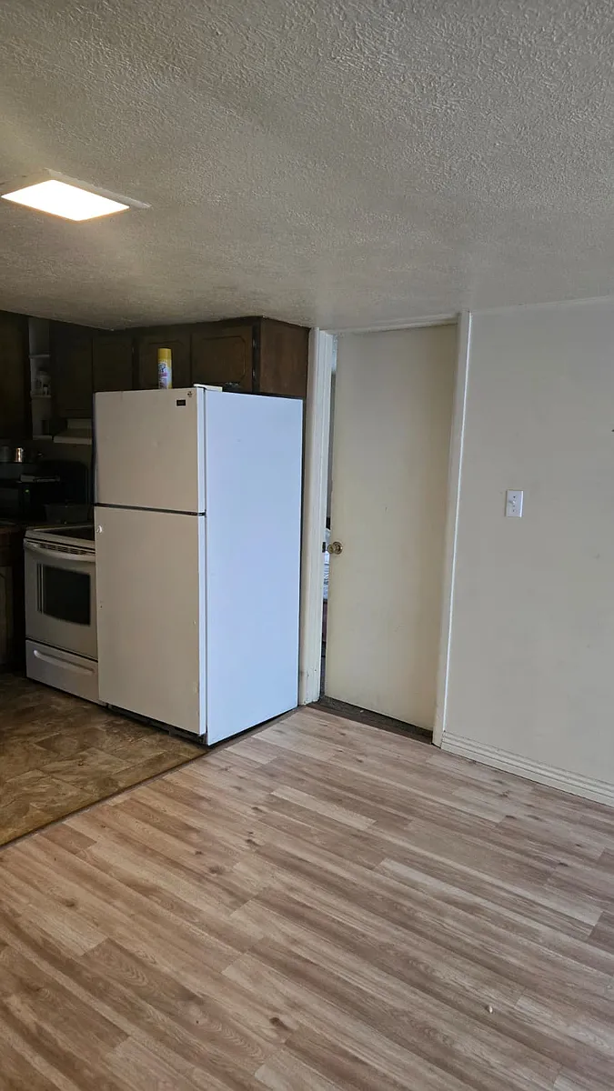 Building Photo - 2801 S Leadville Ave #101
