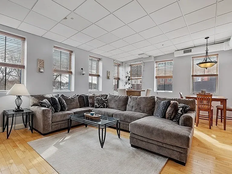 22 Washington St — Photo 4