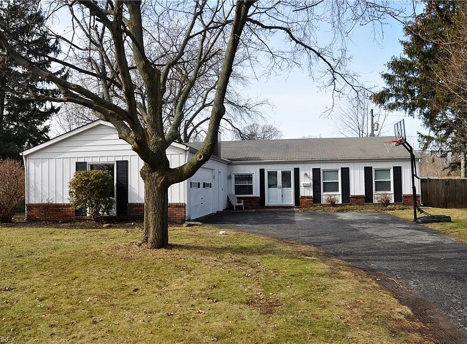 Welcome Home to 6260 Firewood, Mentor.  2,170 sf Ranch with Beach Club Access.