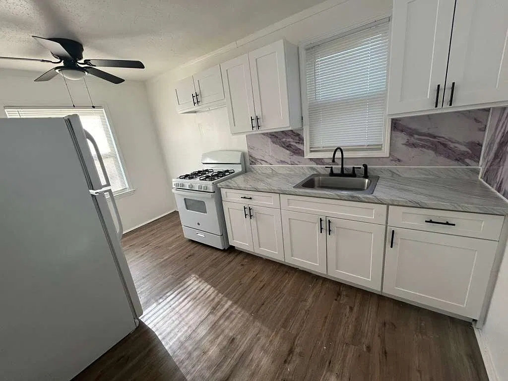 3 bed, 1100 sqft, $1,400 — Photo 3