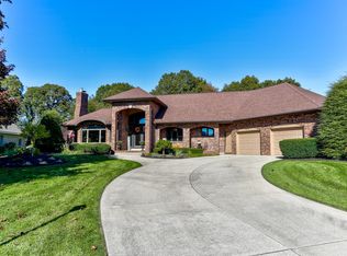 919 Bay Ridge Dr, Holland, MI 49424