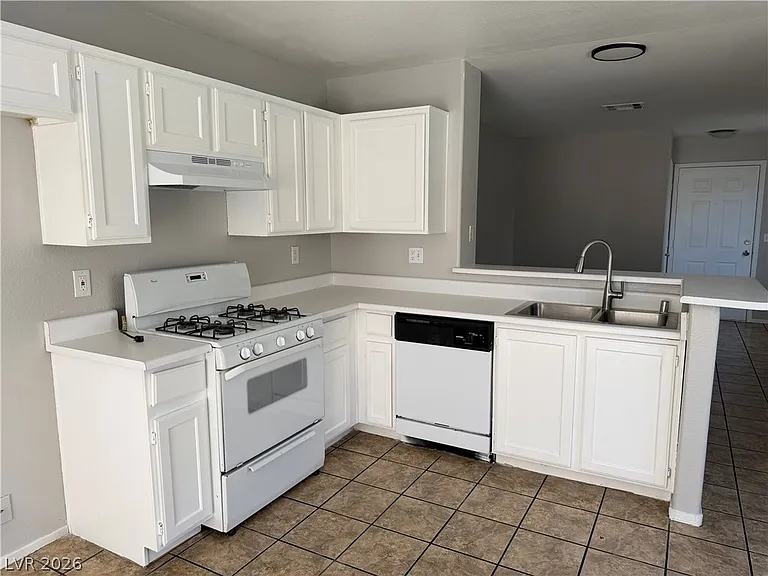 1864 Star Sapphire Ct — Photo 14