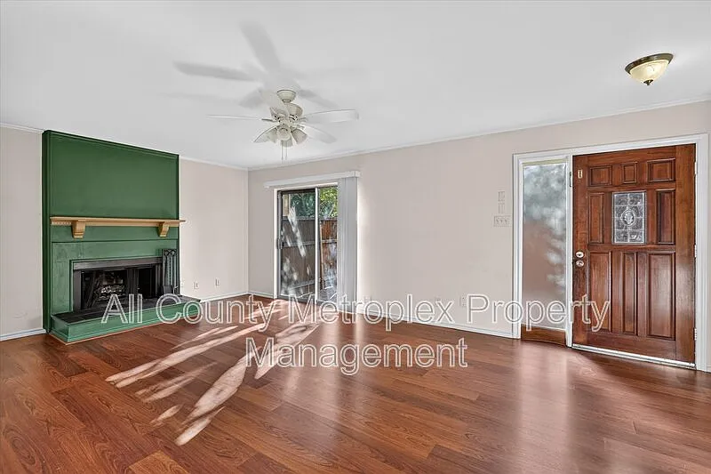 2 bed, 2.5 bath, 1632 sqft, $2,100 — Photo 1