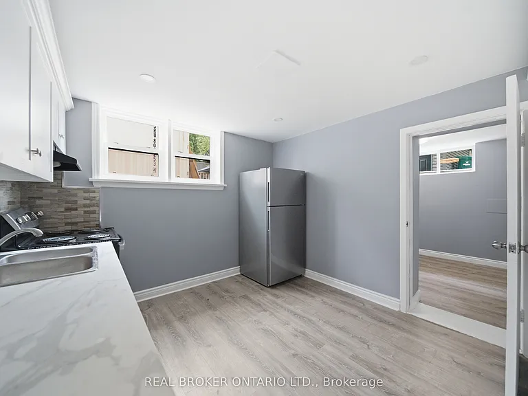 293 Highland Rd E #C — Photo 7