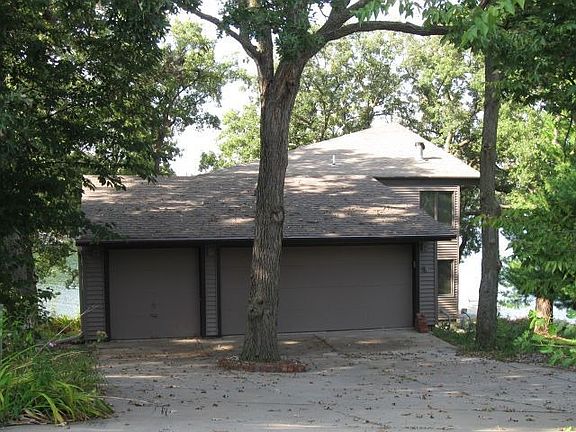 2nd image of 8816 Oakdale Ct