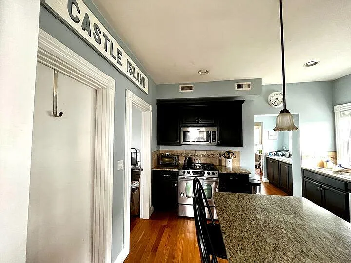 16 Sanger St #3 — Photo 4
