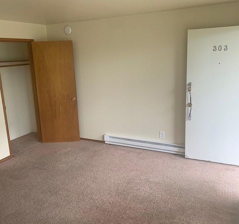 1st image of 4120 11th Ave NE APT 204