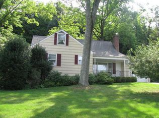 39 High Ridge Ct, Pleasantville, NY 10570