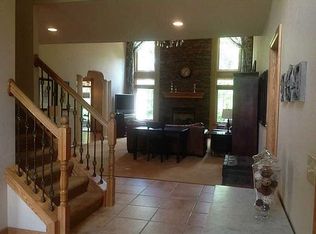 3188 Baywoods Dr, Sharpsville, PA 16150