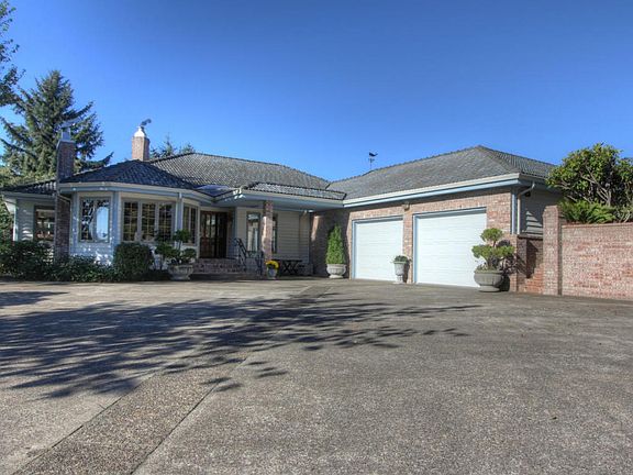 2nd image of 750 SE Marine Ct