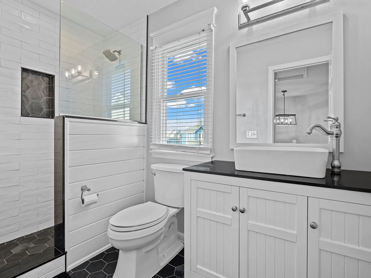 3 bed, 2.5 bath, 1570 sqft, $4,000 — Photo 4