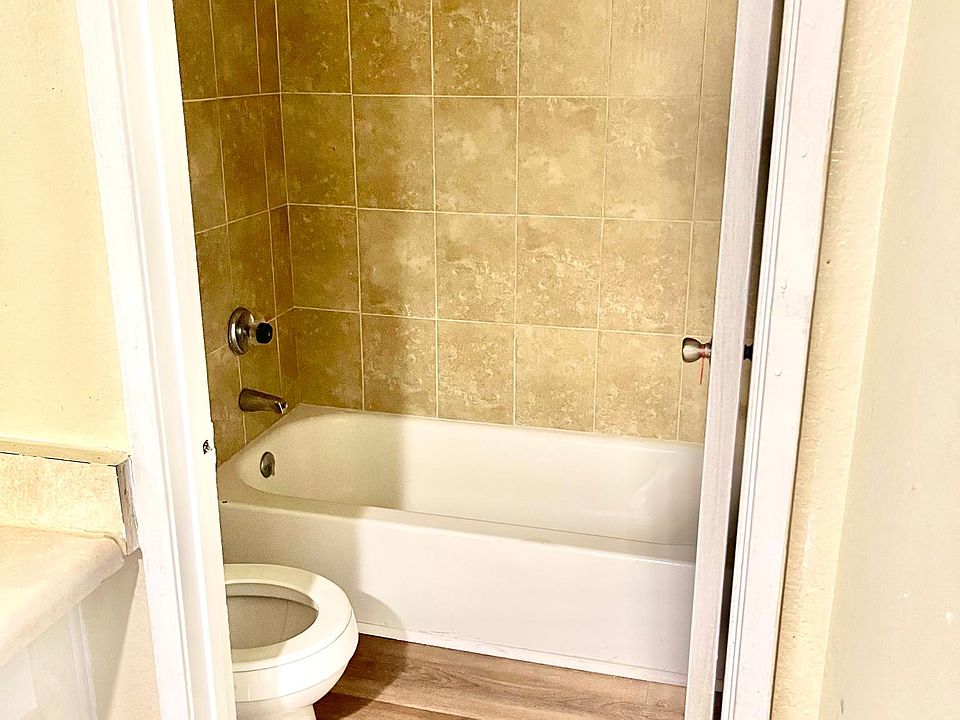 1st image of 850 E Main St #846