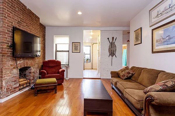 Rented by Compass | media 22