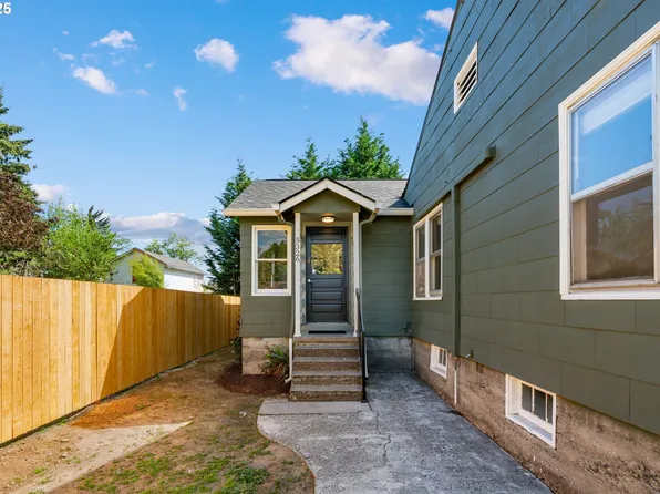 5326 SE Flavel St, Portland, OR 97206