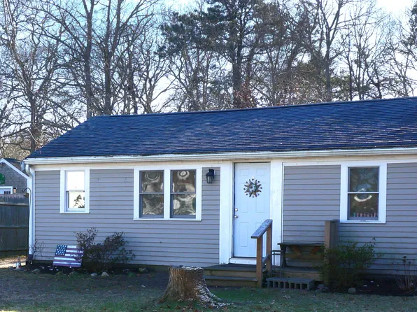 9 Circuit Road W, West Yarmouth, MA 02673