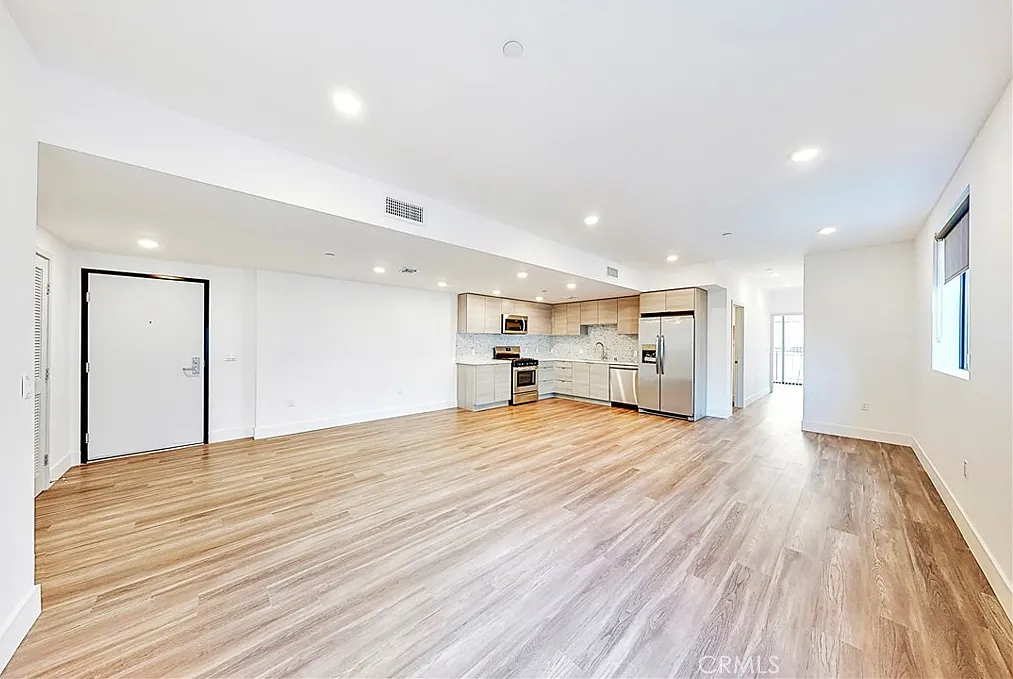 3 bed, 1786 sqft, $4,895 — Photo 4