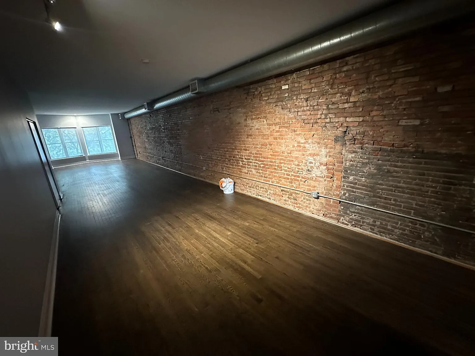 1 bed, 7200 sqft, $2,100 — Photo 4