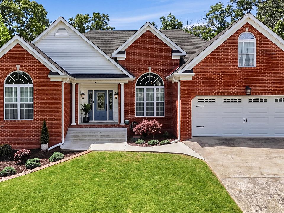 1st image of 392 Stanford Dr