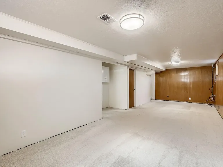 11303 Corona Dr — Photo 13