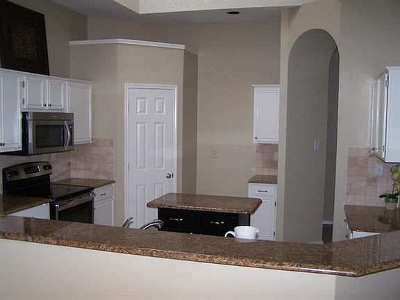4th image of 3809 Rolling Hills Dr