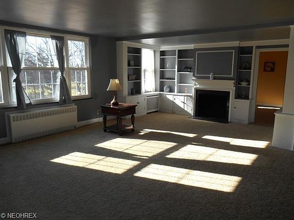 3rd image of 19201 Van Aken Blvd APT 404