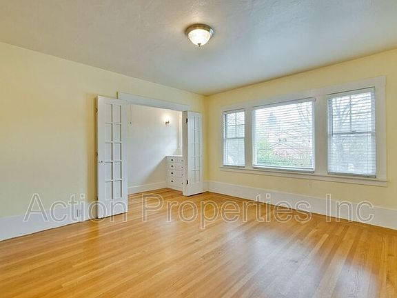 5th image of 243 Everett Ave