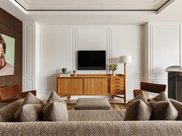 561 Broadway image 5 of 22