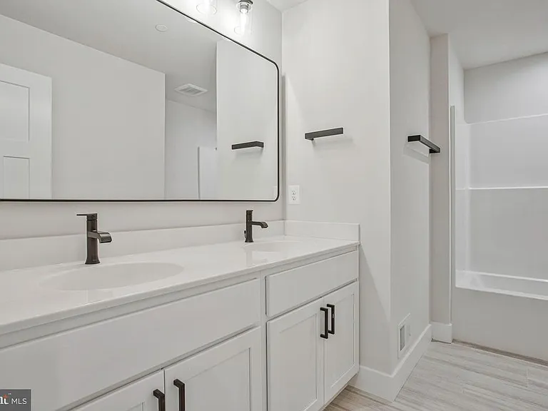 1316 Juniper St — Photo 29