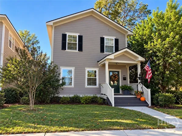 919 E Waldburg Street, Savannah, GA 31401