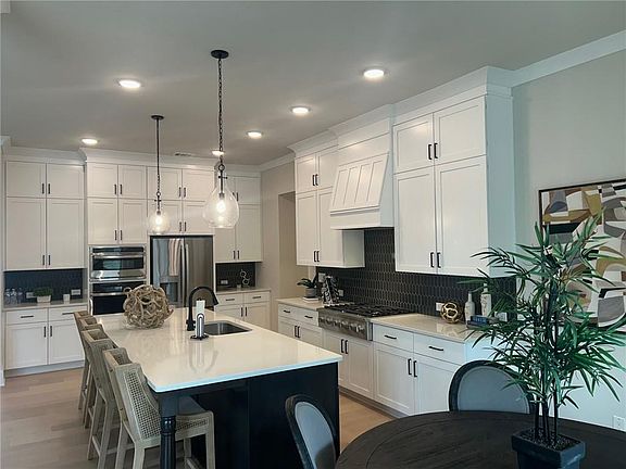 7th image of this home
