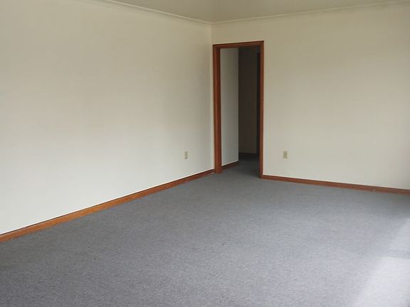 5th image of 504 W Keetoowah St