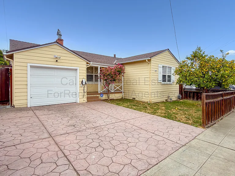 23940 Carmelita Dr — Photo 20