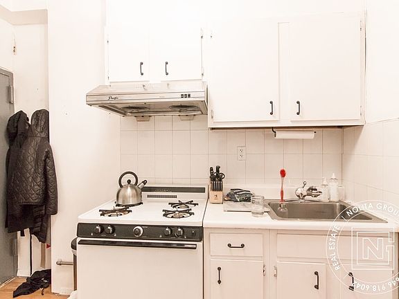 4th image of 371 Broome St #13A
