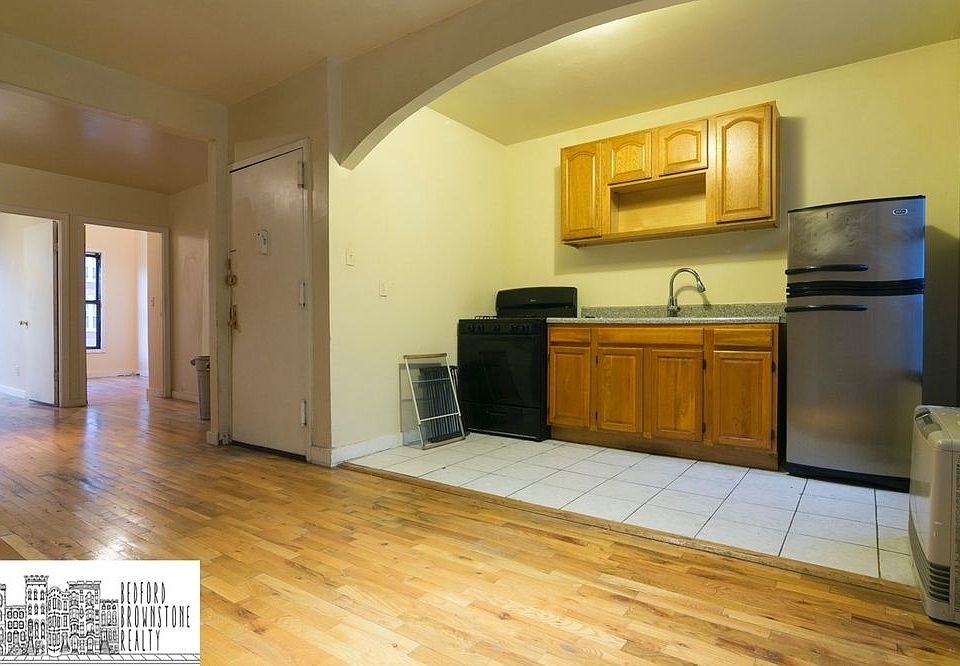 1st image of 266 Kosciuszko St APT 2