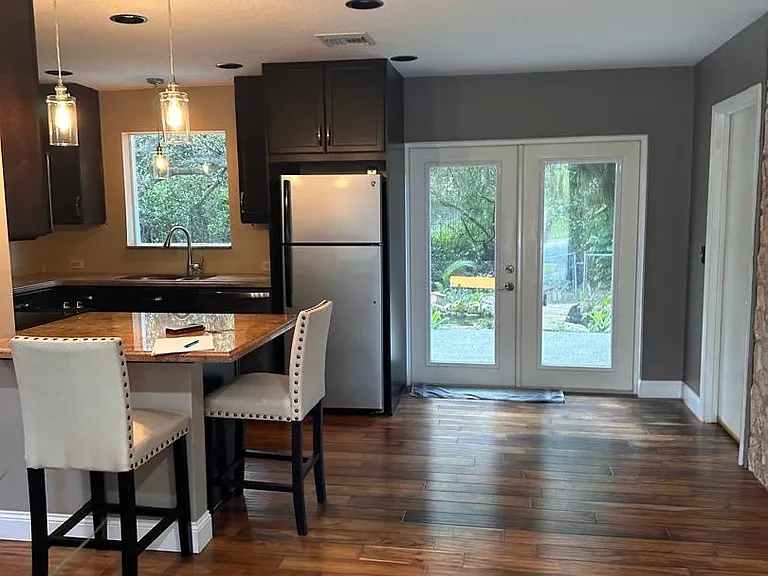 996 Mohican Blvd — Photo 4
