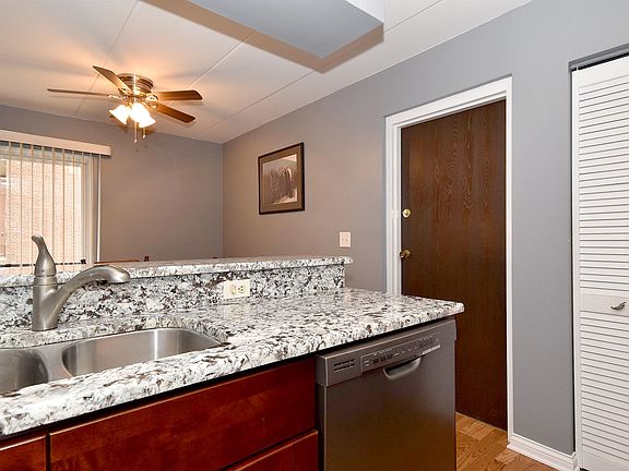 4th image of 121 E Janata Blvd APT 1A