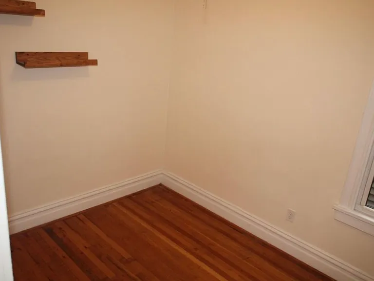 1741 W Byron St #2 — Photo 8