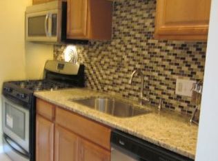 8001 Chanute Pl APT 7, Falls Church, VA 22042