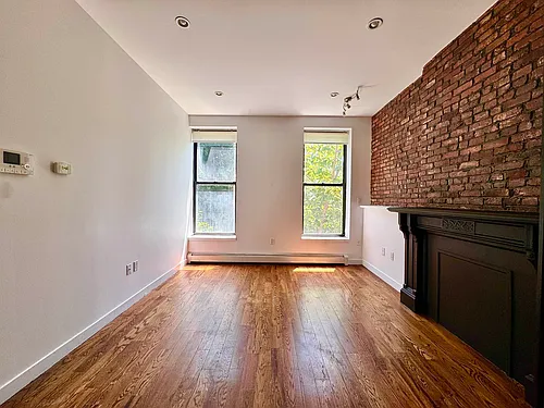 212 Hancock St #6 Photo 1