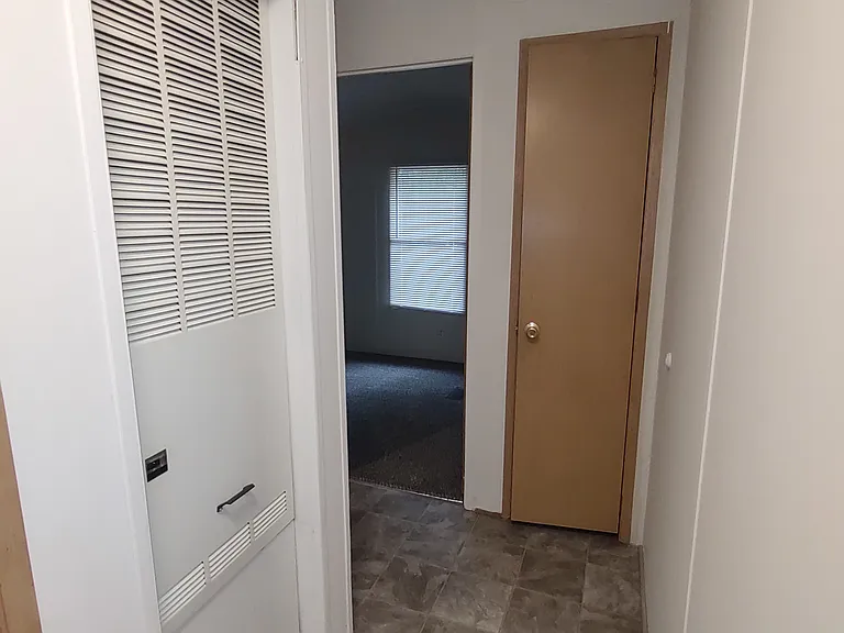 8685 Green Meadows Ln — Photo 11