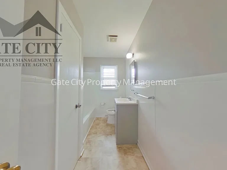 611 Mobile St — Photo 7