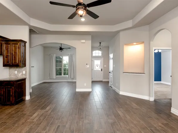 1008 Sky Ct, Weatherford, TX 76085