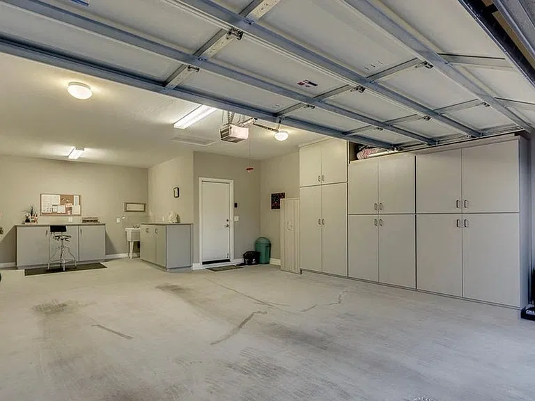 10819 W Swayback Pass — Photo 11