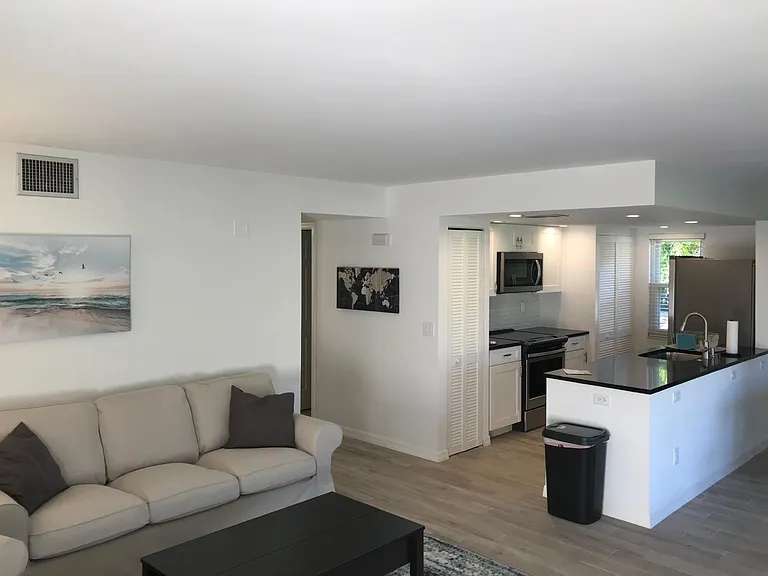 1155 Sandpiper St #B1 — Photo 2