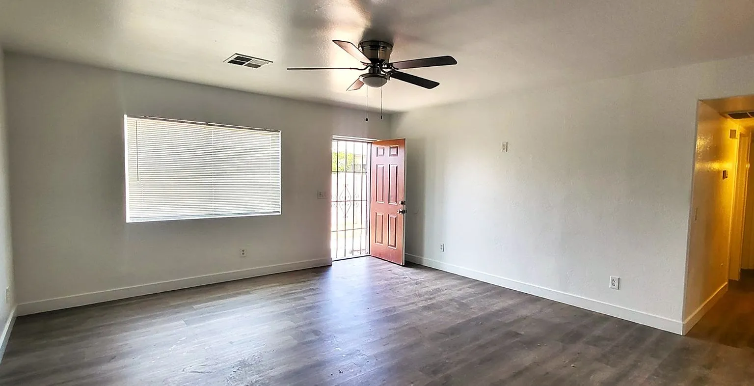 2602 E. Southgate Ave. — Photo 3