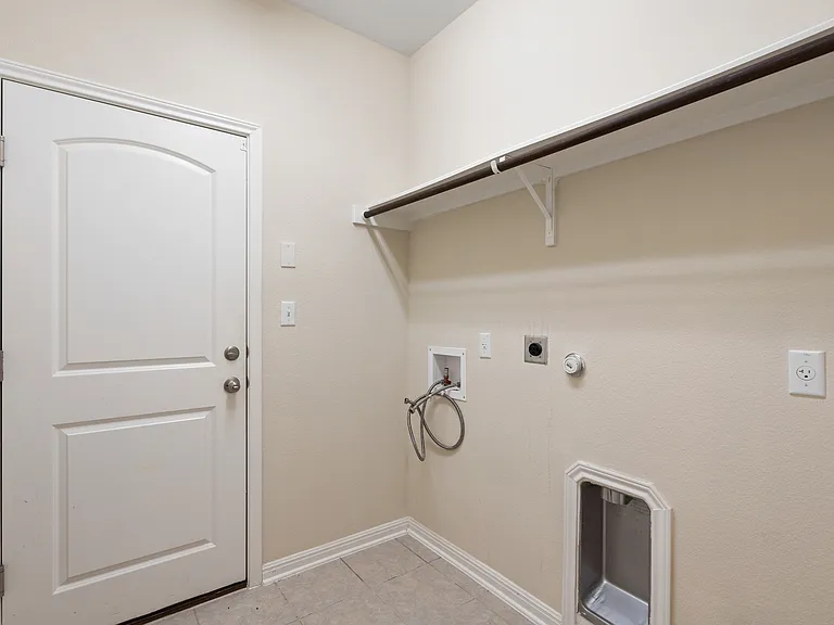 2428 Granite Hill Dr — Photo 61