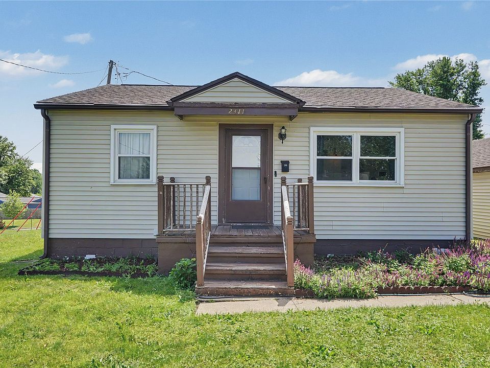 1st image of 2411 Linwood St SW