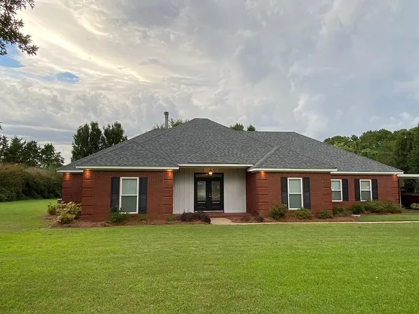 1748 Whippoorwill Ct, Deatsville, AL 36022