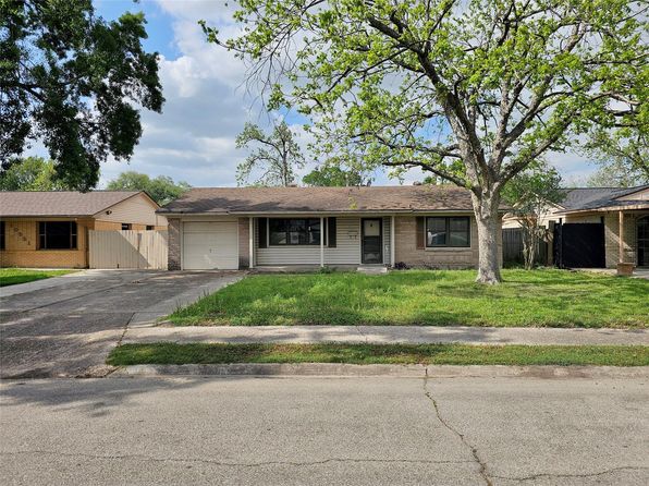 10525 Kittrell St, Houston, TX 77034